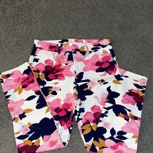 Old Navy High Rise Pixie Pants Size 8